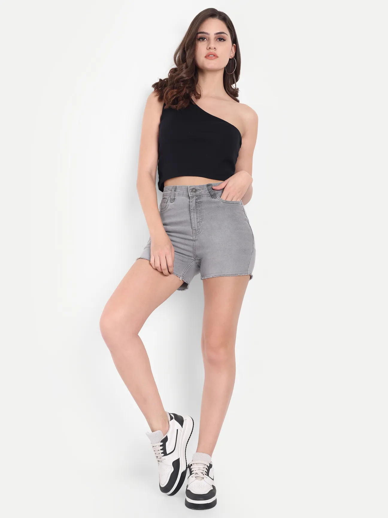 ecomm female shoot